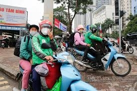 Trong giai đoạn 2, từ ngày 1/1/2027, dự kiến mở rộng vùng phát thải thấp ra toàn bộ phường Hoàn Kiếm và phường Cửa Nam, đồng thời đề xuất cấm xe máy công nghệ chạy xăng. Ảnh minh họa