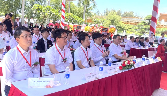 Các đại biểu đối tác Nhật Bản và lãnh đạo TP. Đà Nẵng tham dự buổi lễ. Ảnh Ngô Anh Văn
