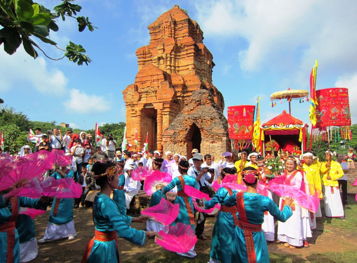 D sản văn hóa Chăm, văn hóa biển là&nbsp;nguồn tài nguyên quý giá để Khánh Hòa phát triển du lịch bền vững.
