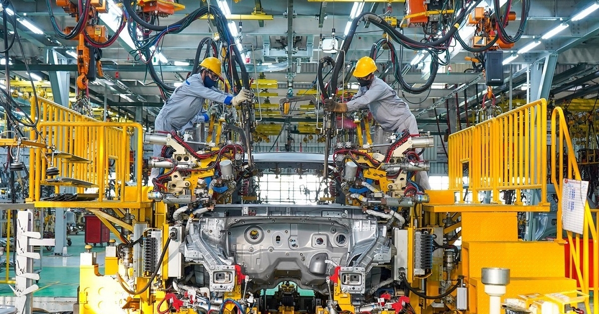 PMI tháng 5 đạt 52,8 điểm, đơn hàng tăng mạnh nhờ...