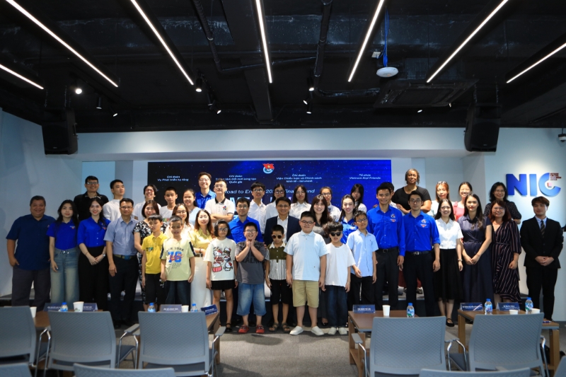 Road to English 2026 program held in Hanoi
