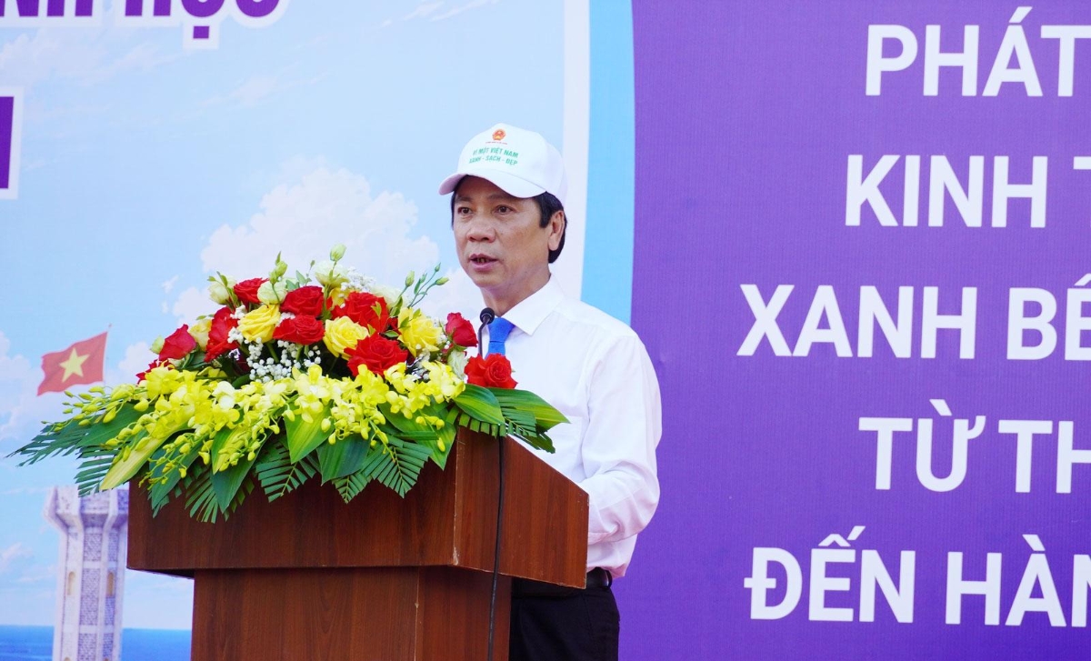 Phó Chủ tịch Thường trực UBND tỉnh Quảng Trị Hoàng Nam phát biểu tại buổi lễ