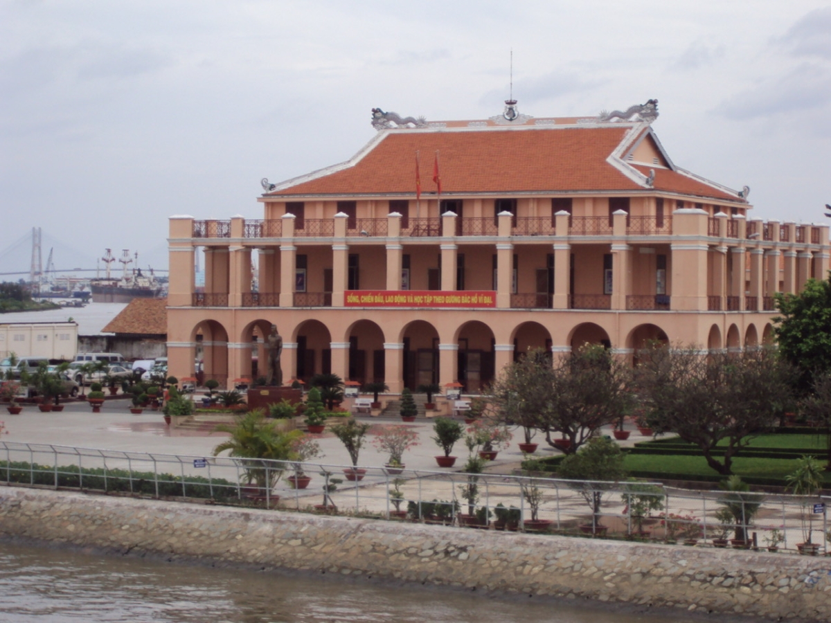 Cảng Nhà Rồng, nơi Bác Hồ ra đi tìm đường cứu nước sáng ngày 5/6/1911.  