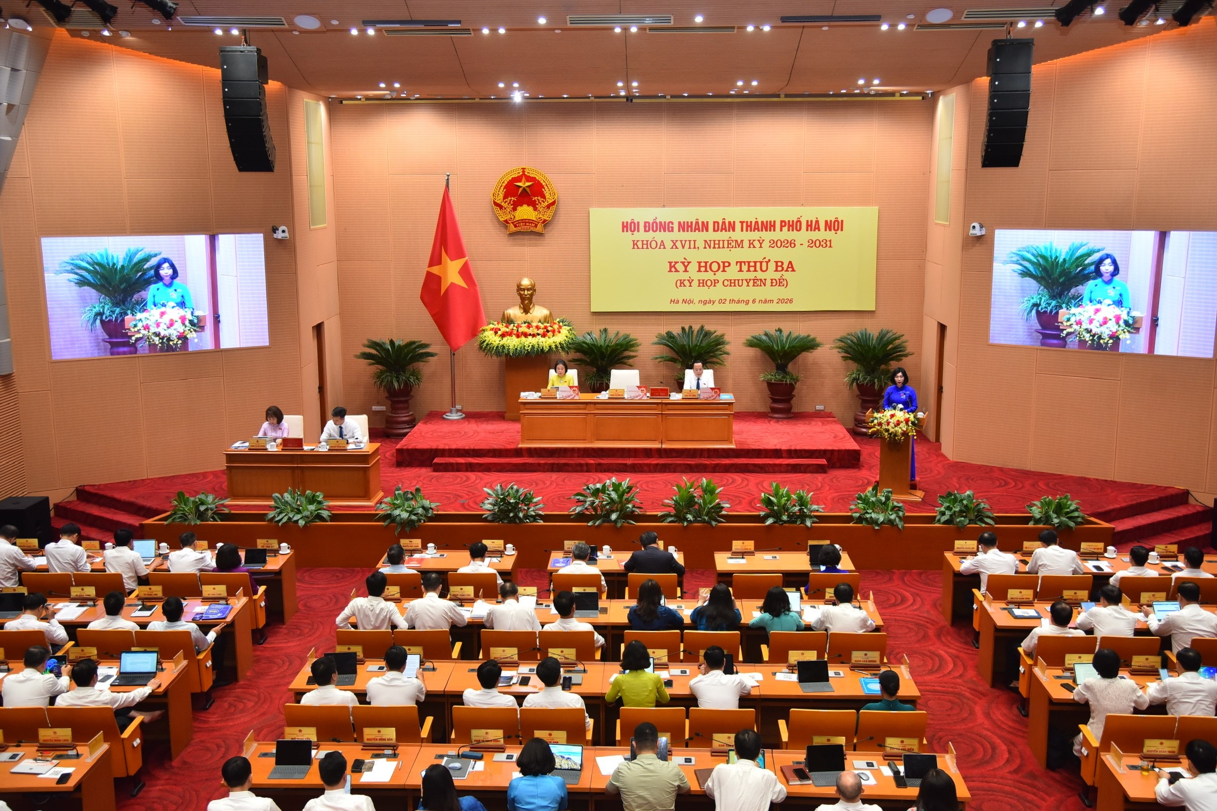 Quang cảnh phiên khai mạc kỳ họp. Ảnh: Hanoimoi.