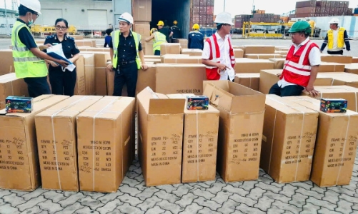 Thu giữ gần 12 nghìn sản phẩm tiêu dùng tại cảng biển, cửa khẩu
