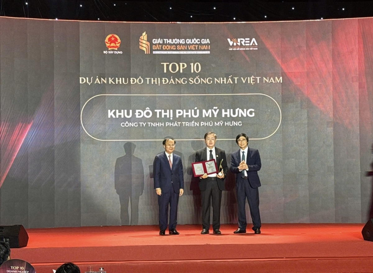 Khu đô thị Phú Mỹ Hưng được trao danh hiệu “Top 10 dự án khu đô thị đáng sống nhất Việt Nam”.