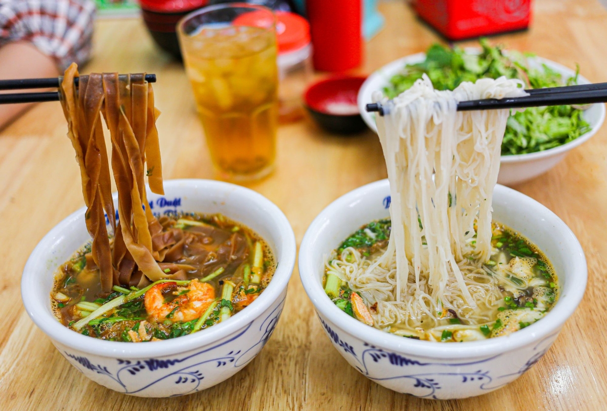 &nbsp; &nbsp; &nbsp; &nbsp; &nbsp; &nbsp; &nbsp; &nbsp; &nbsp; &nbsp; &nbsp; &nbsp; &nbsp; &nbsp; &nbsp; &nbsp; &nbsp; &nbsp;Những năm gần đây,&nbsp;foodtour luôn là thế mạnh tạo nên sức hút của du lịch Hải Phòng.