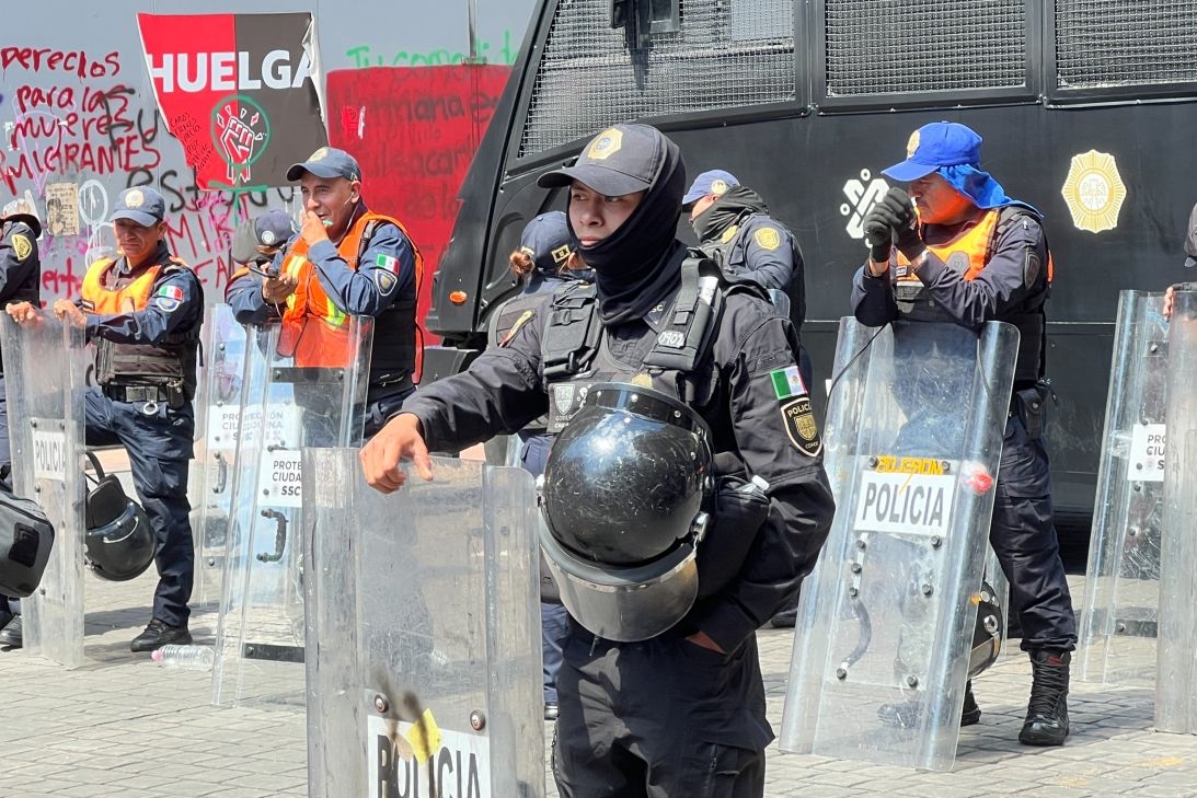 &nbsp; &nbsp; &nbsp; &nbsp; &nbsp; &nbsp; &nbsp; &nbsp; Mexico cũng đang phải đẩy mạnh các biện pháp bảo đảm an ninh và hỗ trợ du khách trước thềm FIFA World Cup 2026.