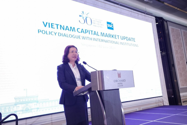 Chủ tịch UBCKNN Vũ Thị Chân Phương phát biểu khai mạc Tọa đàm. Ảnh: TTTT
