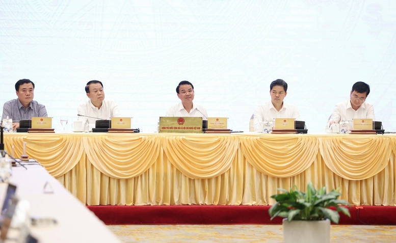 Lãnh đạo các bộ, ngành dự họp báo - Ảnh: VGP/QP