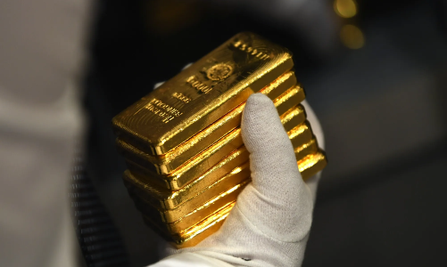 Giá vàng chật vật quanh mốc 4.500 USD/oz, SPDR Gold Trust tiếp tục bán ròng
