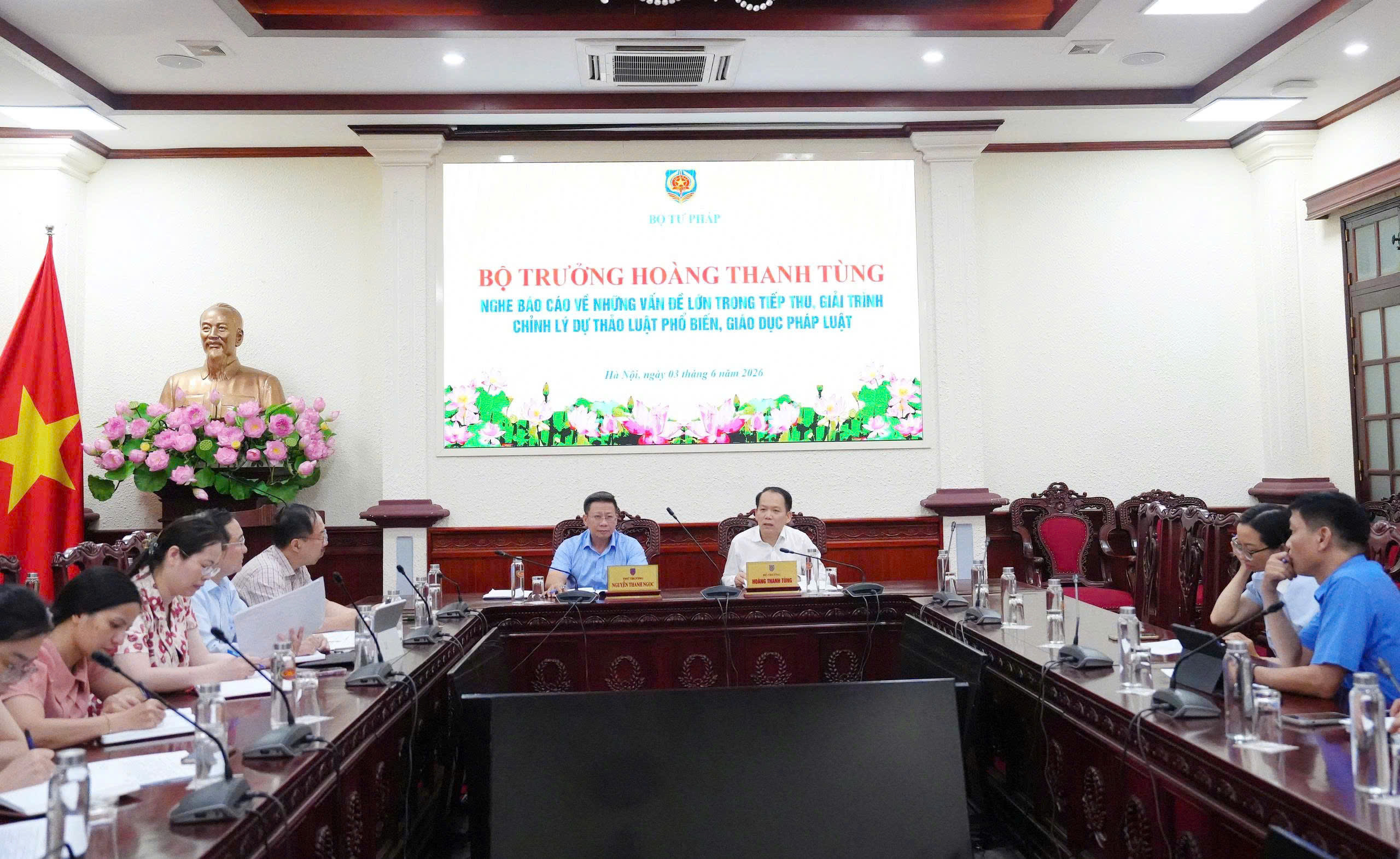 Quang cảnh buổi làm việc. Ảnh: MOJ.