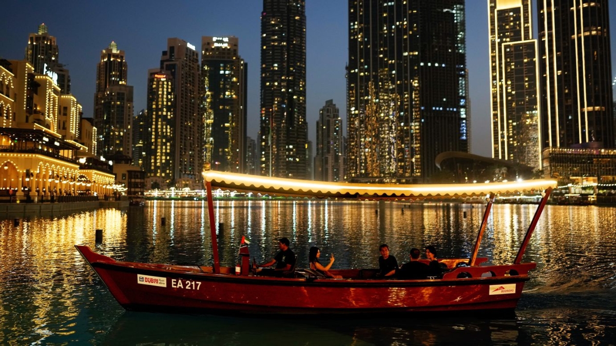 Bến du thuyền Marina, các tour sa mạc ban đêm ở Dubai hiện đã bắt đầu nhận đặt lịch trở lại.