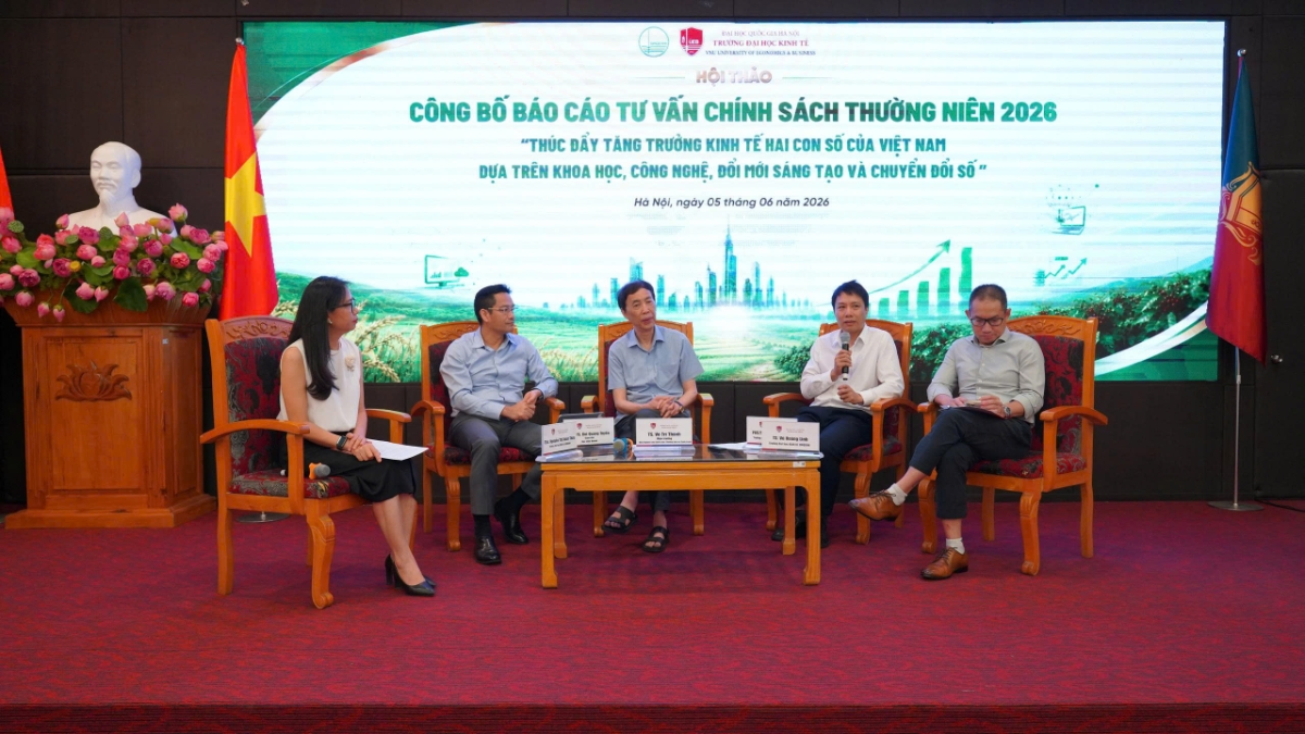 Các chuyên gia chia sẻ tại Hội thảo.