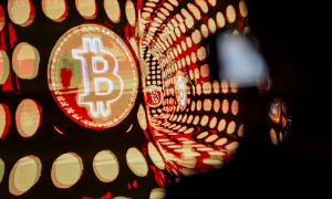 Giá bitcoin giảm sâu sau động thái bán ra của Strategy