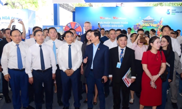 Gian hàng của SACOMBANK thu hút khách quốc tế tại Lễ hội Tài chính số 2026