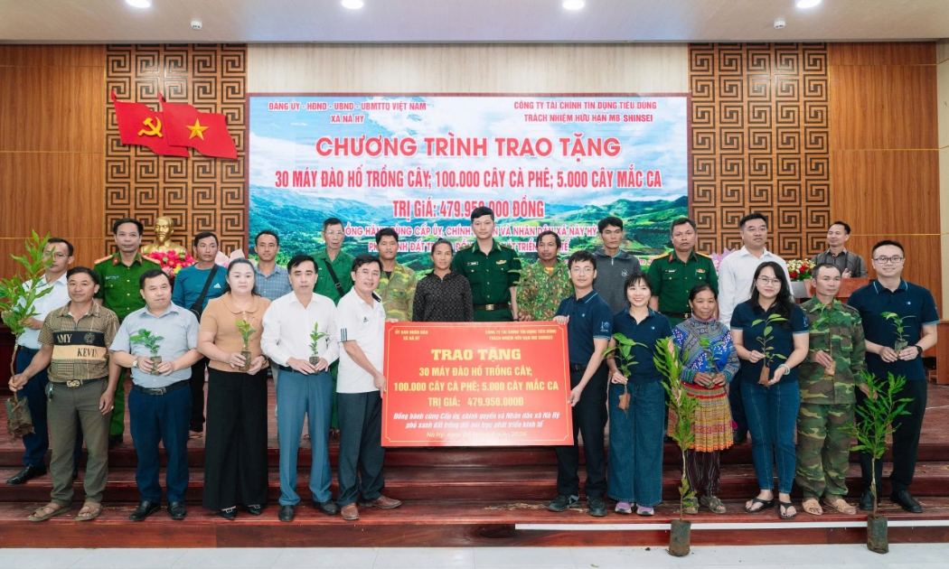 Mcredit trao tặng 105.000 cây giống, hỗ trợ sinh kế cho người dân Nà Hỳ - Điện Biên