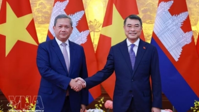 Vietnamese, Cambodian PMs advance practical, results-oriented partnership during talks