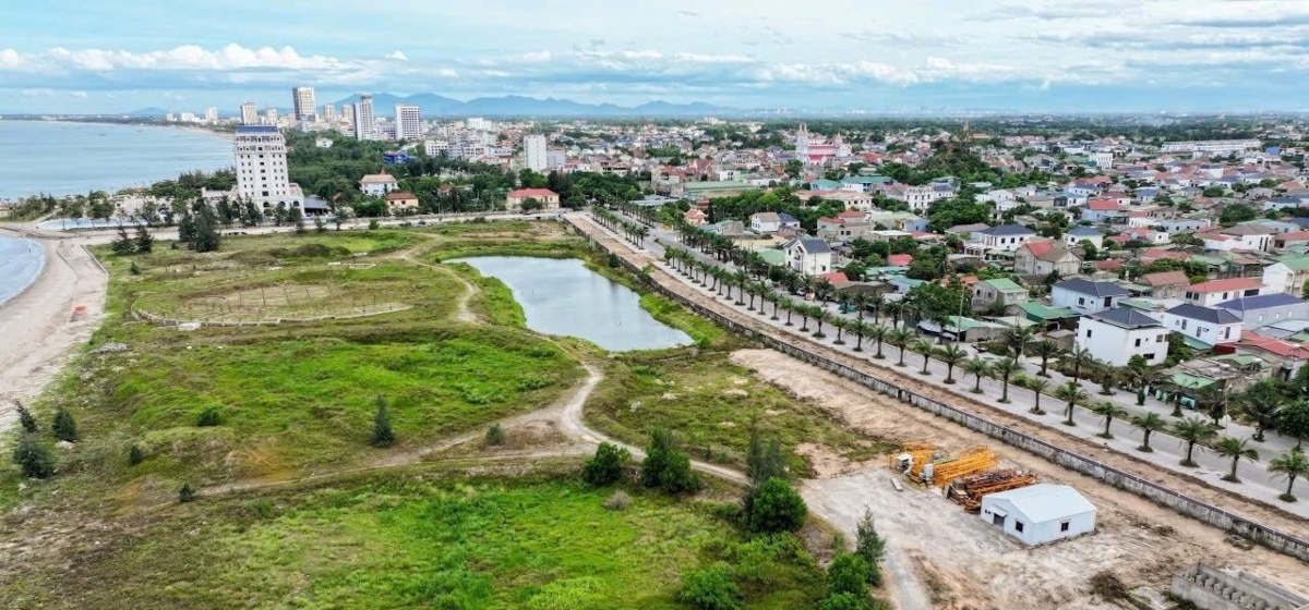 Dự án Khu resort Bắc đảo Lan Châu tại địa bàn phường Cửa Lò chậm tiến độ. Ảnh: Võ Hải