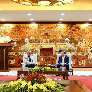 Phó Chủ tịch UBND TP. Hà Nội Trương Việt Dũng tiếp và làm việc với ông Mark Duval, Chủ tich kiêm CEO Phòng Thương mại Châu Á thành phố Austin, bang Texas (Hoa Kỳ) và đoàn doanh nhân cấp cao. (Ảnh: UBND TP. Hà Nội)