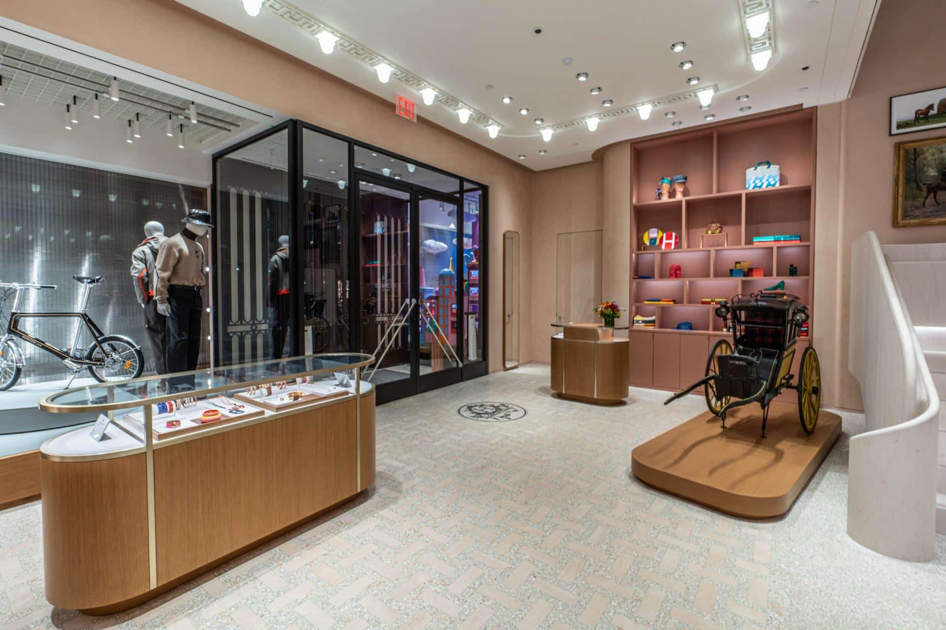 Ngay cả một biểu tượng như Hermès cũng không tránh khỏi sự điều chỉnh mạnh của thị trường.