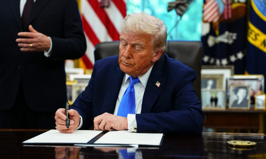 Tổng thống Donald Trump - Ảnh: Reuters