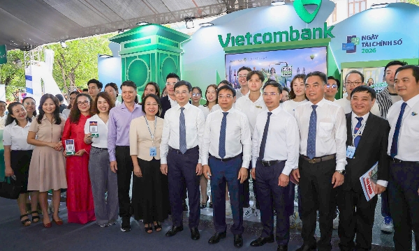 Vietcombank đồng hành phát triển tài chính số toàn diện đến cộng đồng