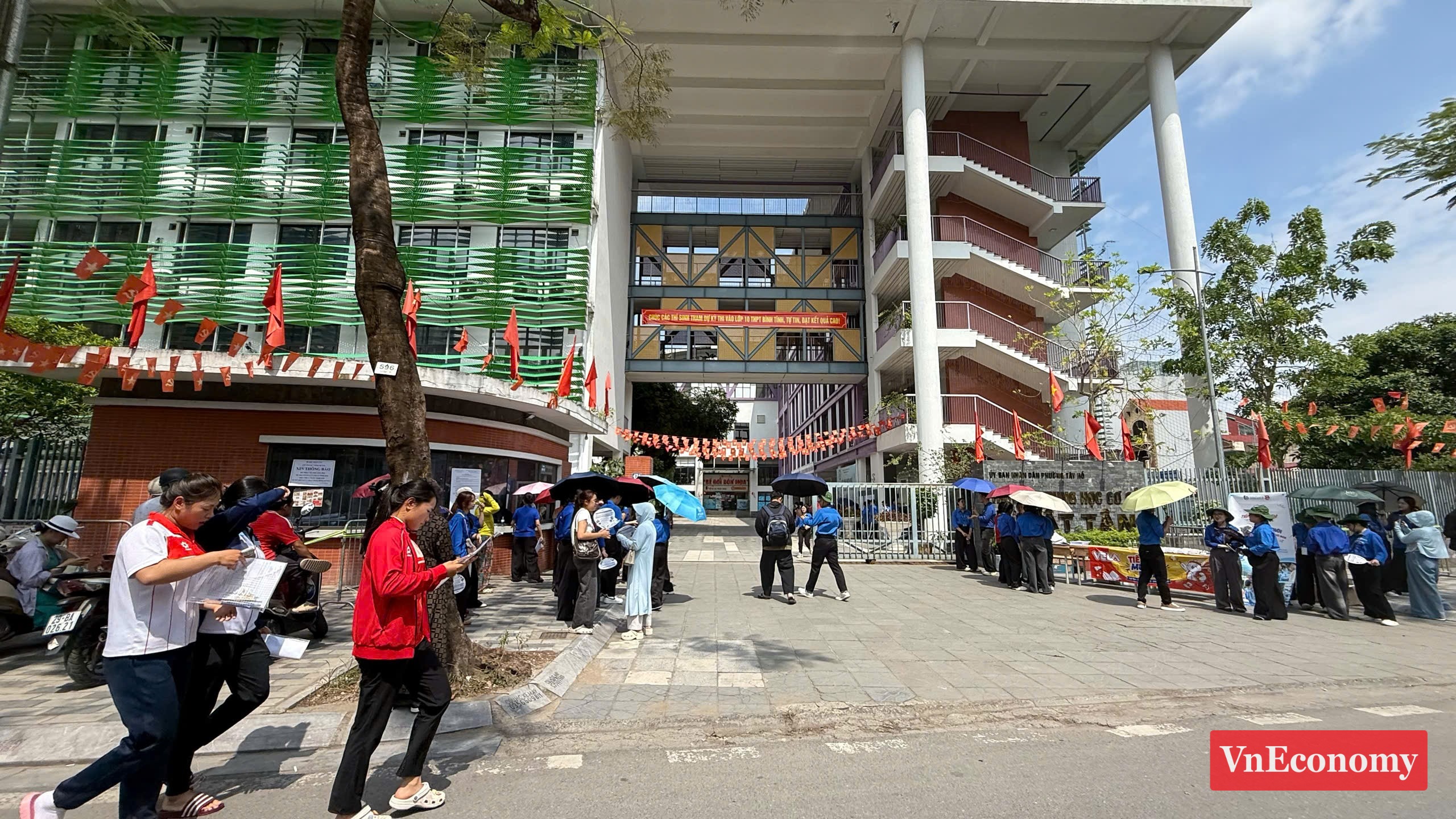 [Phóng sự ảnh] 222 điểm thi Hà Nội bước vào kỳ thi tốt nghiệp THPT 2026 - Ảnh 6