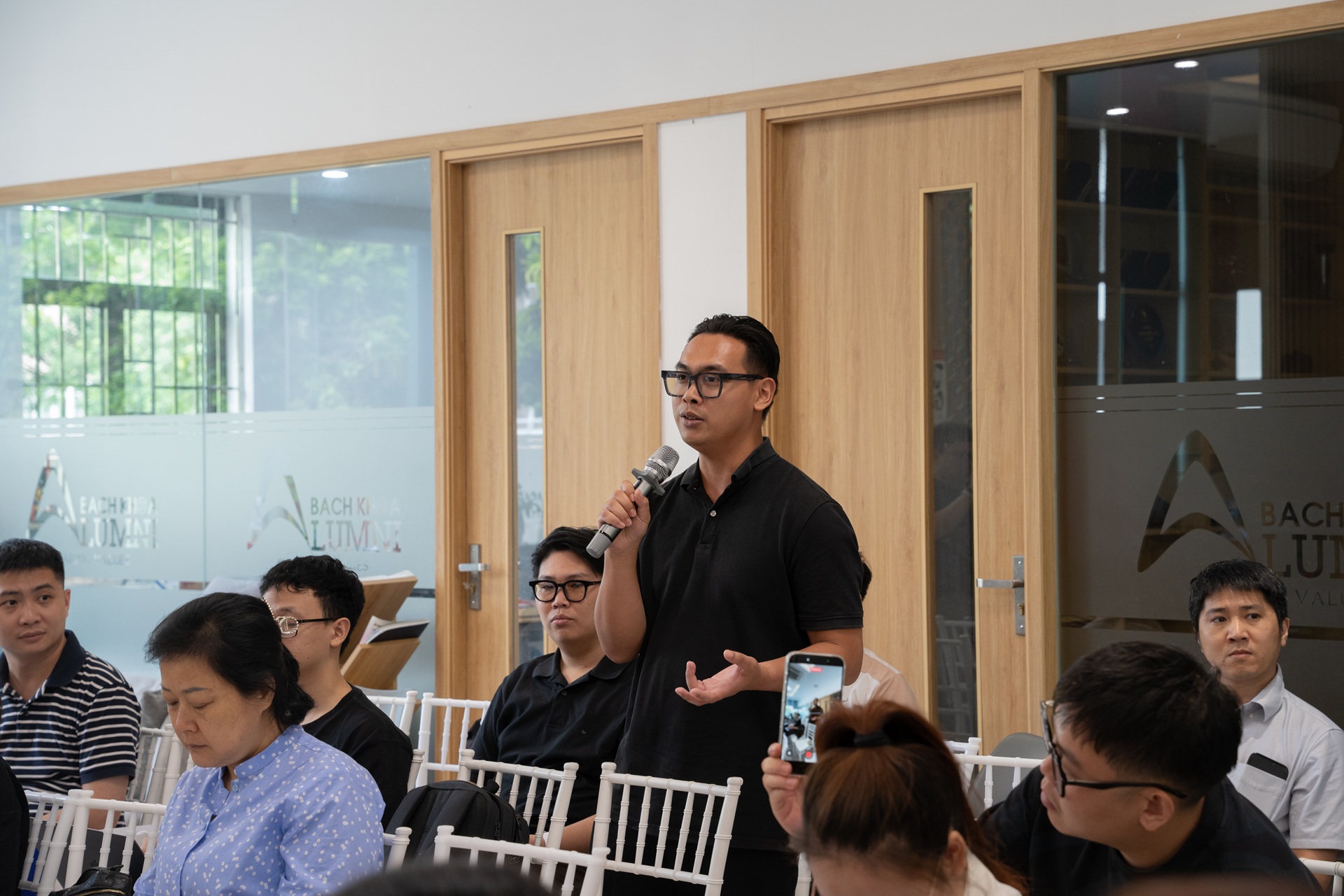 Sự phát triển mạnh mẽ của AI đang tạo ra một sự dịch chuyển đáng kể trong tiêu chuẩn năng lực của lực lượng lao động. 