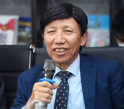 TS. Phan Hữu Thắng, Nguyên Cục trưởng Cụ Đầu tư nước ngoài (Bộ Kế hoạch & Đầu tư, nay là Bộ Tài chính).