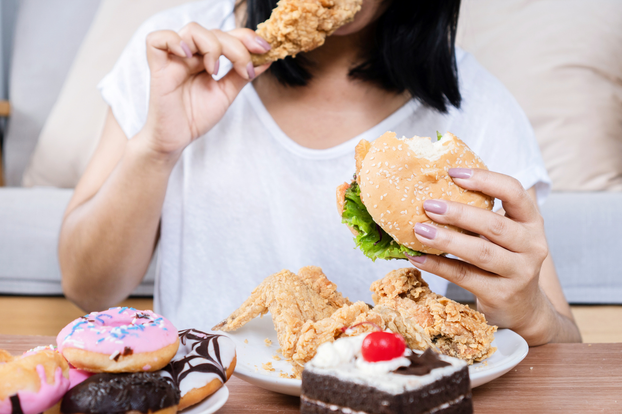 Thực phẩm siêu chế biến cũng giống như thuốc lá, được thiết kế nhằm thúc đẩy hành vi tiêu thụ lặp lại và gây nghiện. 