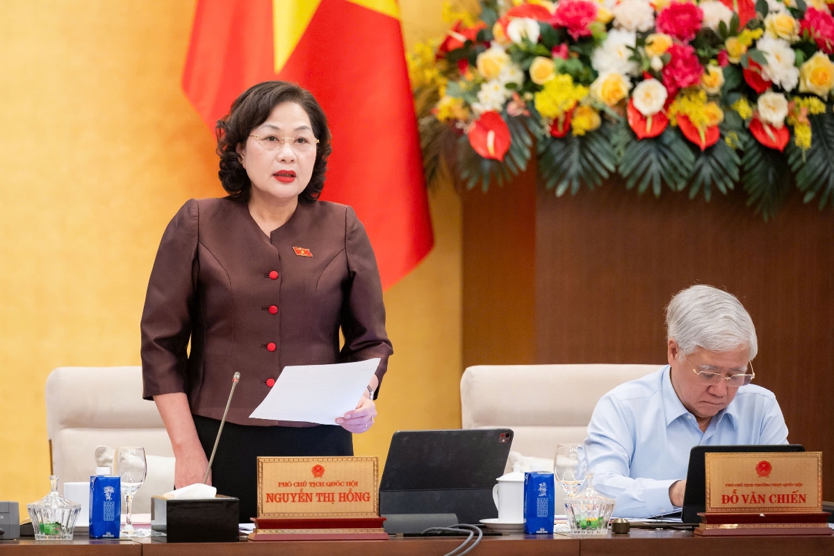 Phó Chủ tịch Quốc hội Nguyễn Thị Hồng phát biểu kết luận nội dung phiên họp.&nbsp;Ảnh: Quốc hội.