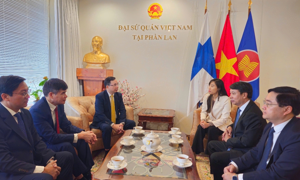 Toàn cảnh buổi trao đổi giữa các bên.