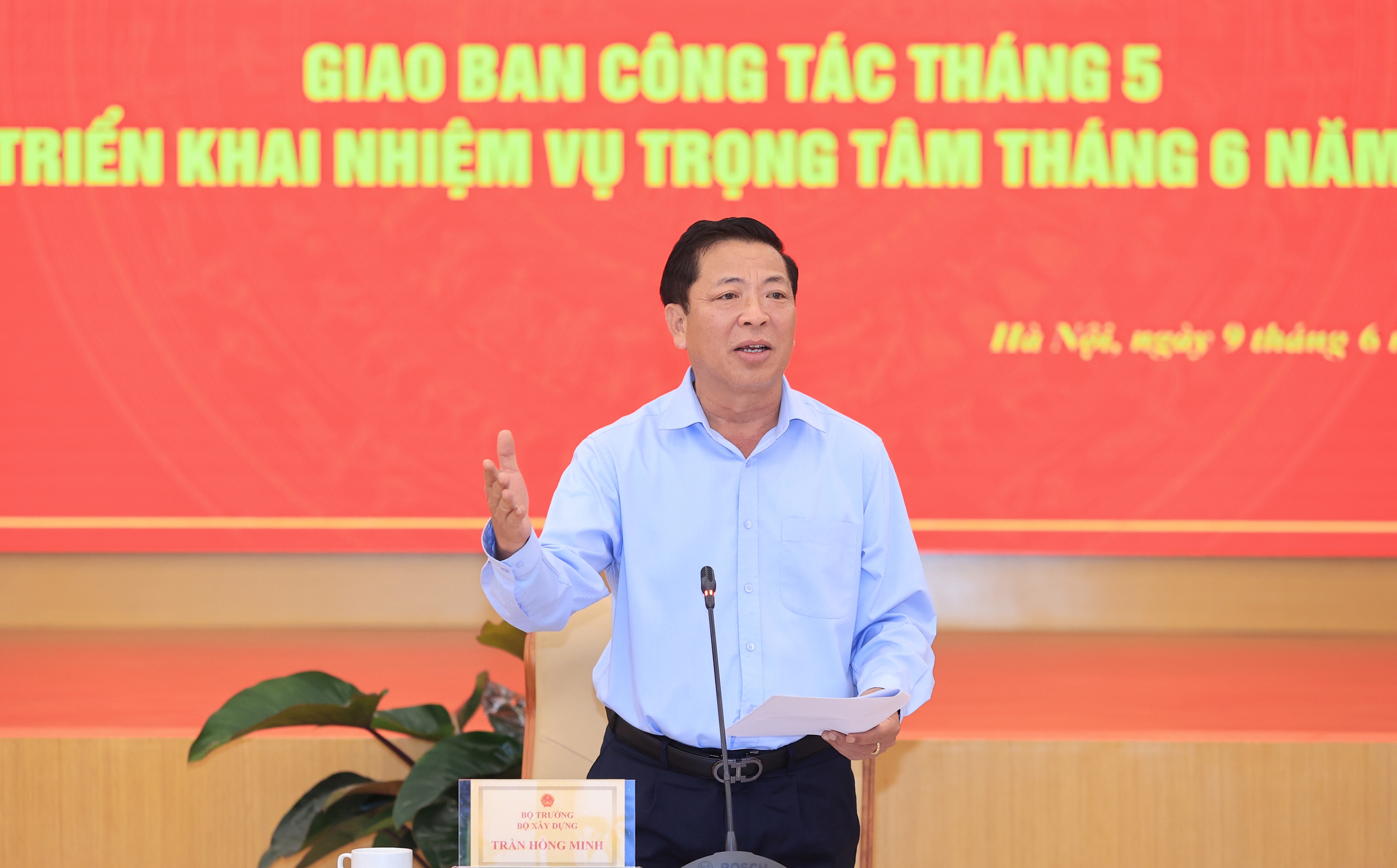 Bộ trưởng Bộ Xây dựng Trần Hồng Minh phát biểu tại Hội nghị. Ảnh: Tạ Hải.