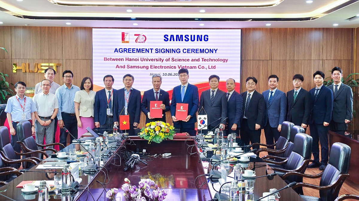 Samsung Việt Nam ký kết MOU với Đại học Bách Khoa Hà Nội.