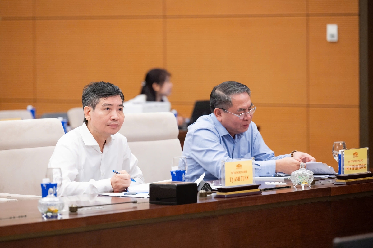 Đại diện lãnh đạo các cơ quan, đơn vị tham dự phiên họp.&nbsp;Ảnh: Quốc hội.