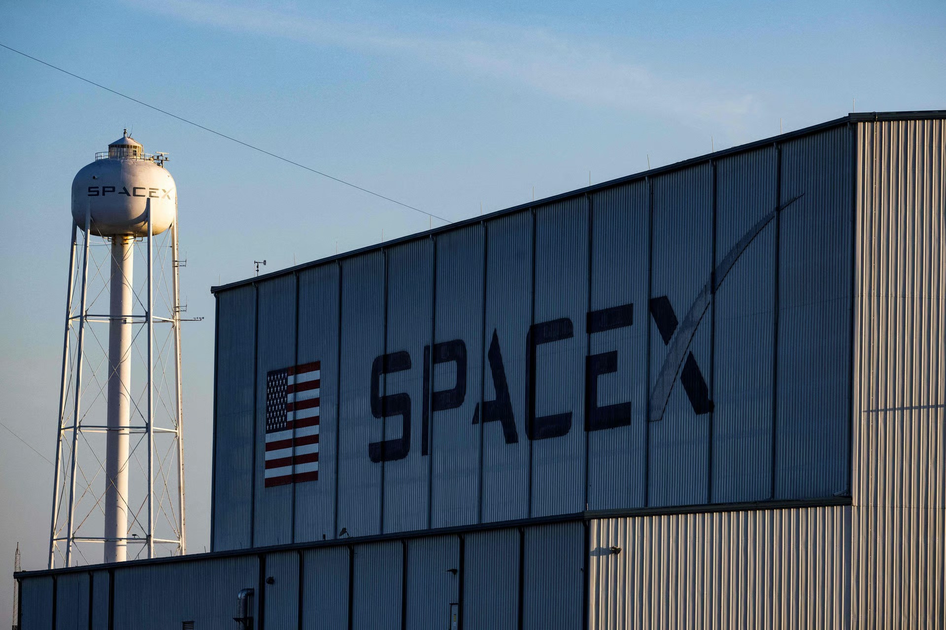 SpaceX vừa lần đầu công bố thiết kế vệ tinh trung tâm dữ liệu AI trên quỹ đạo mang tên AI1
