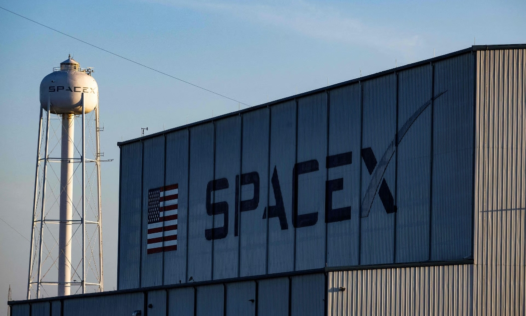 SpaceX hé lộ trung tâm dữ liệu AI đầu tiên trên quỹ đạo