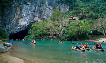 Phong Nha hút khách nhờ cảnh quan nguyên sơ và trải nghiệm gần gũi thiên nhiên