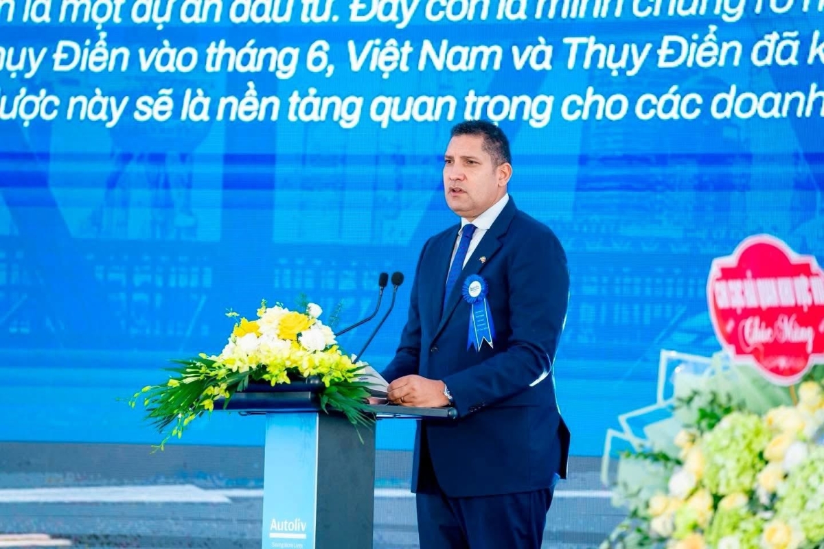 Ông Johan Ndisi, Đại sứ Thụy Điển tại Việt Nam phát biểu trong buổi lễ Khánh thành một dự án đầu tư tại tỉnh Bắc Ninh.