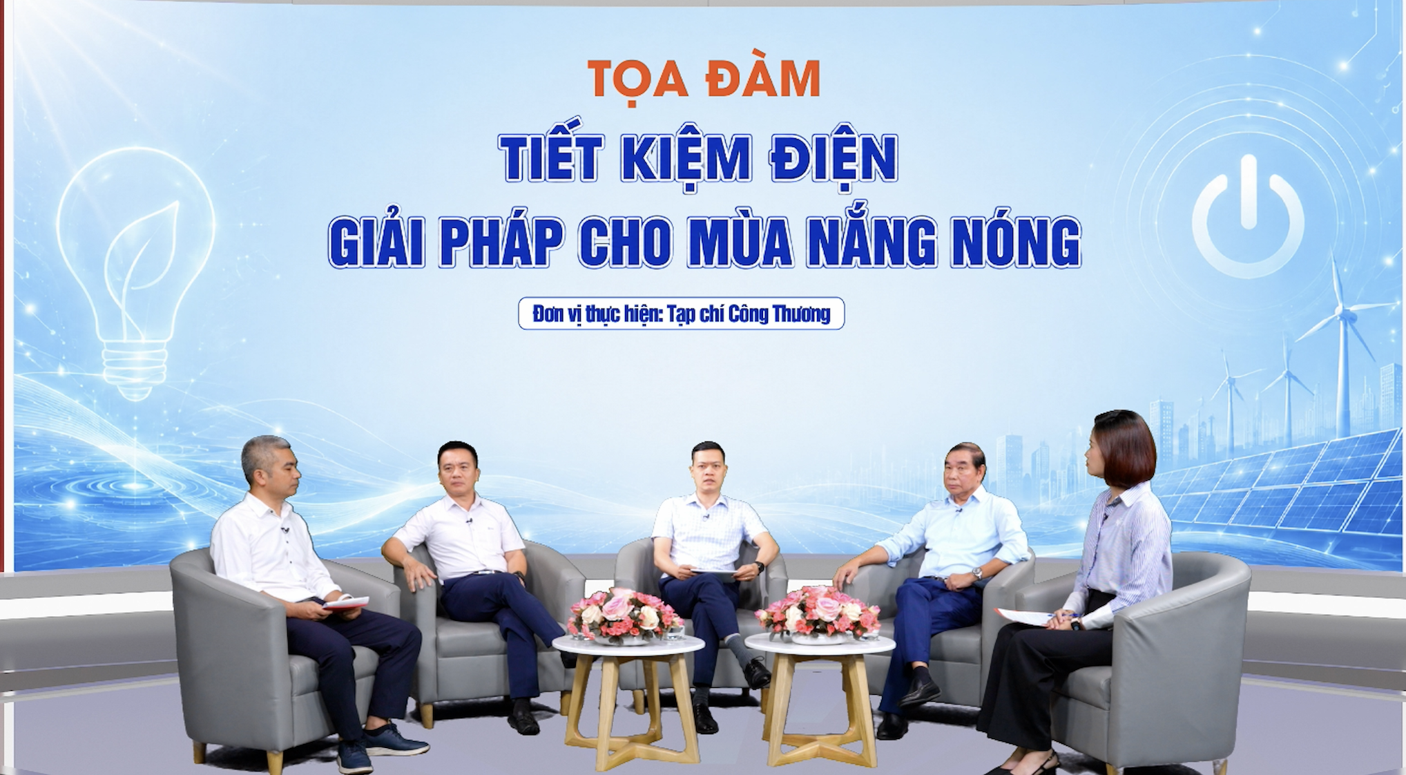 Tiết kiệm điện: Từ hành vi đến công nghệ để bảo đảm an ninh năng lượng 1 Các diễn giả tại tọa đàm.