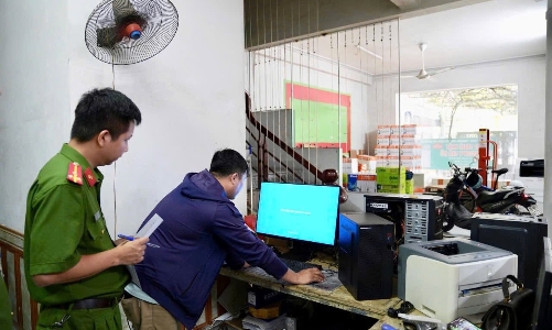 Khởi tố vụ án cài phầm mềm Windows và Microsoft Office trái bản quyền