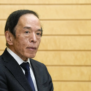 Thống đốc BOJ Kazuo Ueda - Ảnh: Bloomberg.