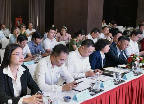 Các đại biểu tham dự hội thảo.