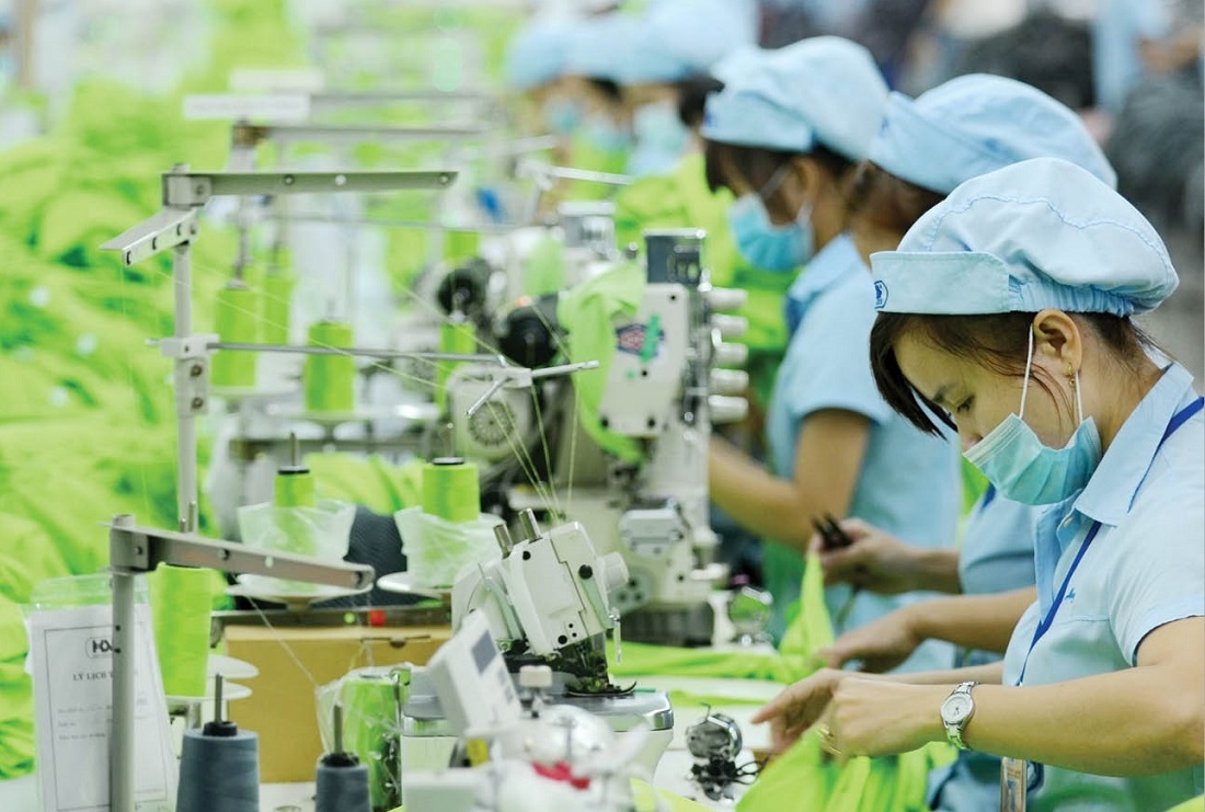Nhiều doanh nghiệp dệt may đã đầu tư đồng bộ hệ thống các giải pháp tiết kiệm năng lượng trong sản xuất. Ảnh minh họa.