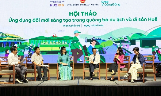 Phiên thảo luận tại hội thảo “Ứng dụng đổi mới sáng tạo trong quảng bá du lịch và di sản Huế”.