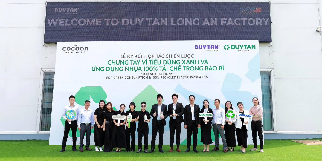 The signing ceremony was held at Duy Tan’s manufacturing facility in Tan Do Industrial Park, Duc Hoa Commune, Tay Ninh Province, with the participation of representatives from the three companies.