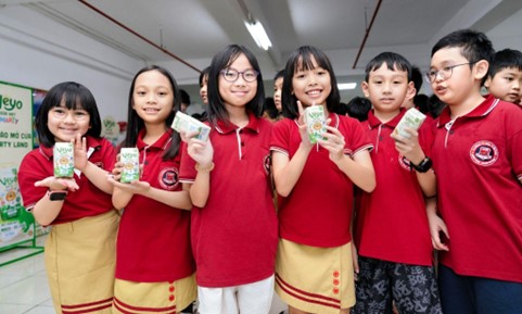 Với sữa hạt Veyo Smarty, việc thưởng thức sữa hạt đã trở thành niềm vui thích mỗi ngày của các bạn nhỏ. Ảnh: Vinasoy.