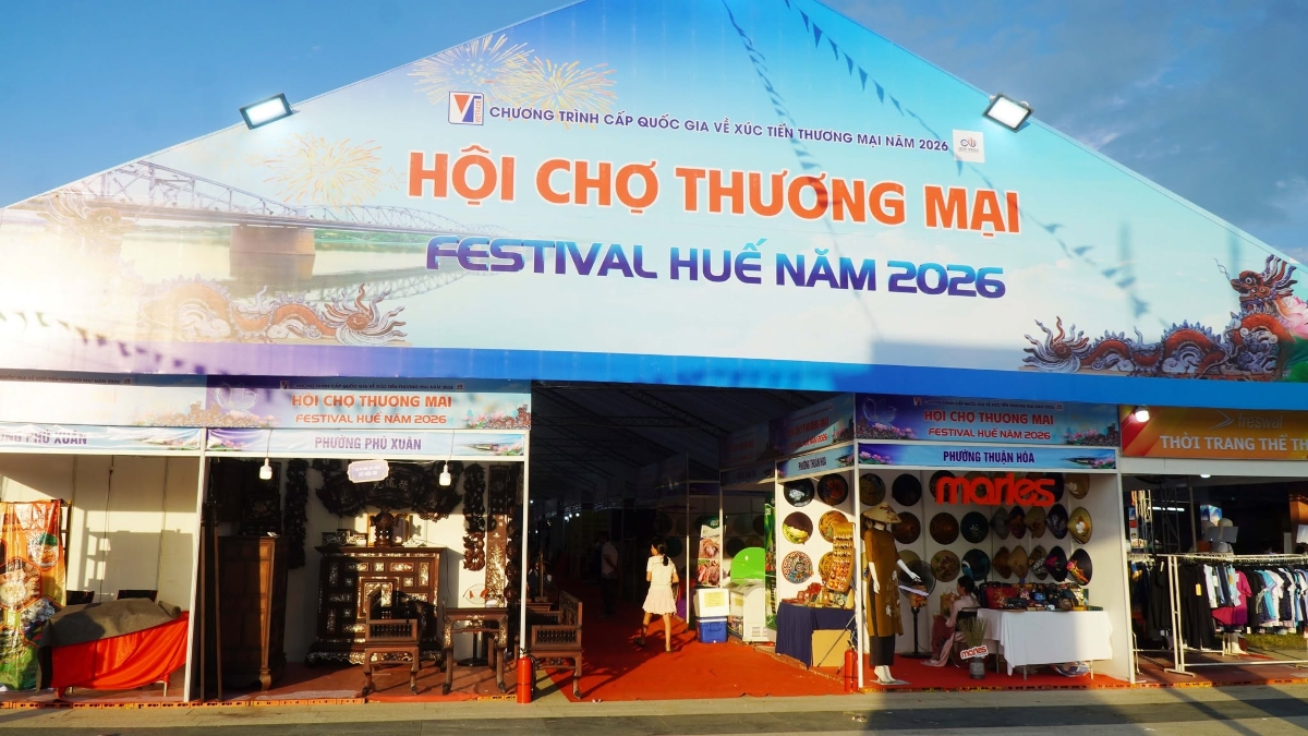 Không gian hội chợ được bố trí tại Quảng trường Văn hóa Thể thao thành phố Huế.