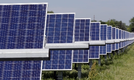 EU lo ngại Trung Quốc có thể gián tiếp gây ảnh hưởng tới lưới điện thông qua các hệ thống biến tần. Ảnh: AP